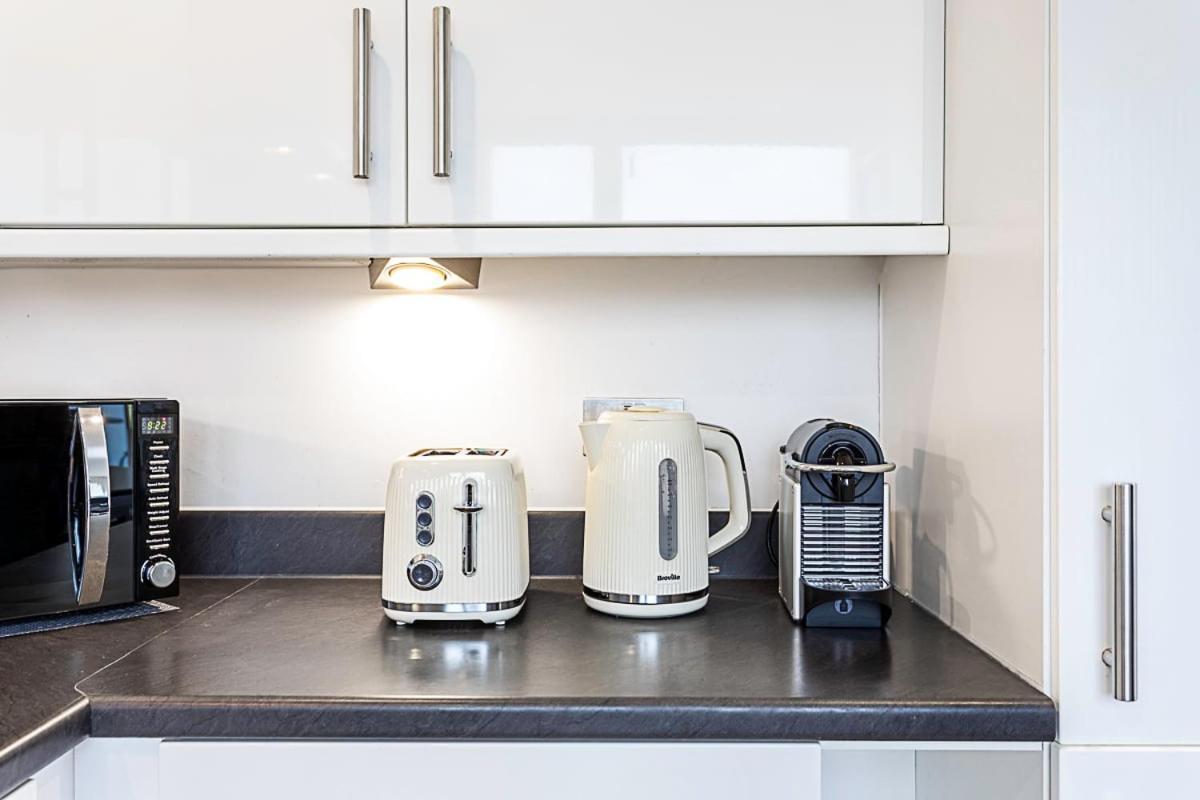 Trendy Queen'S Park Apartment With Views Across London Eksteriør billede
